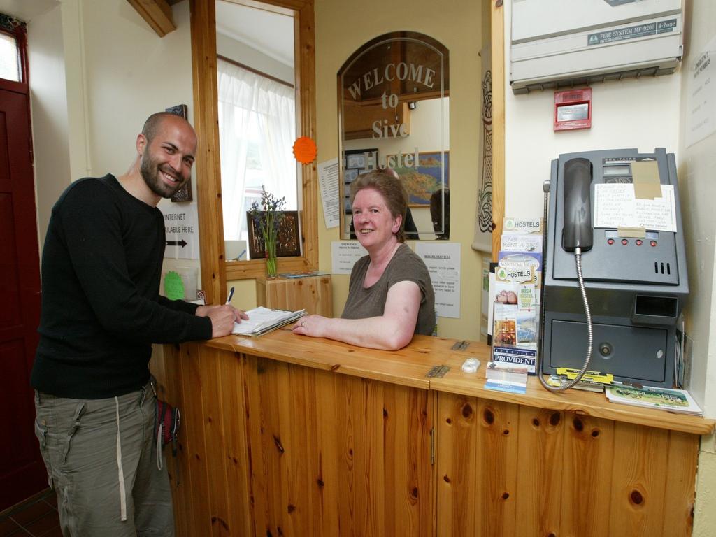 Sive Budget Accommodation Cahersiveen Buitenkant foto