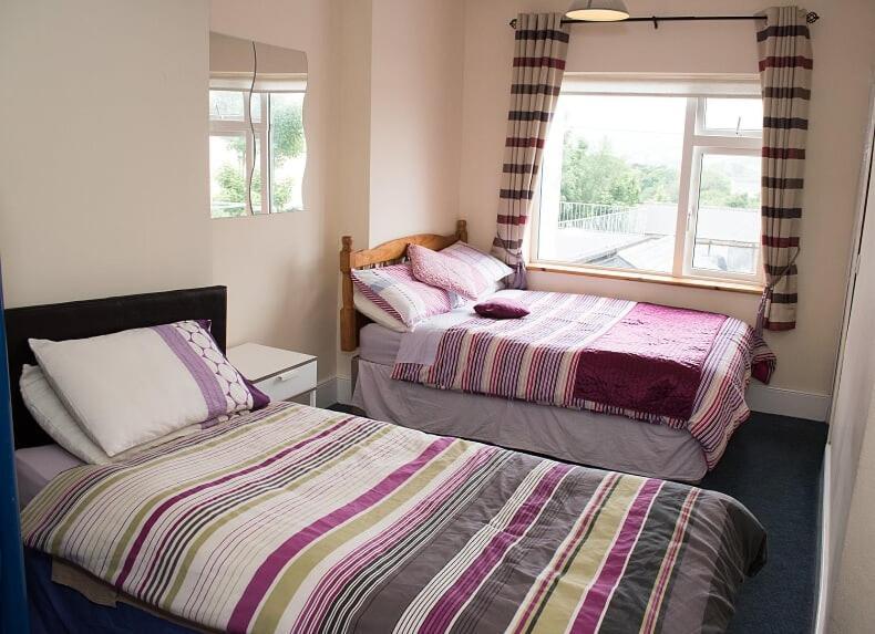 Sive Budget Accommodation Cahersiveen Buitenkant foto
