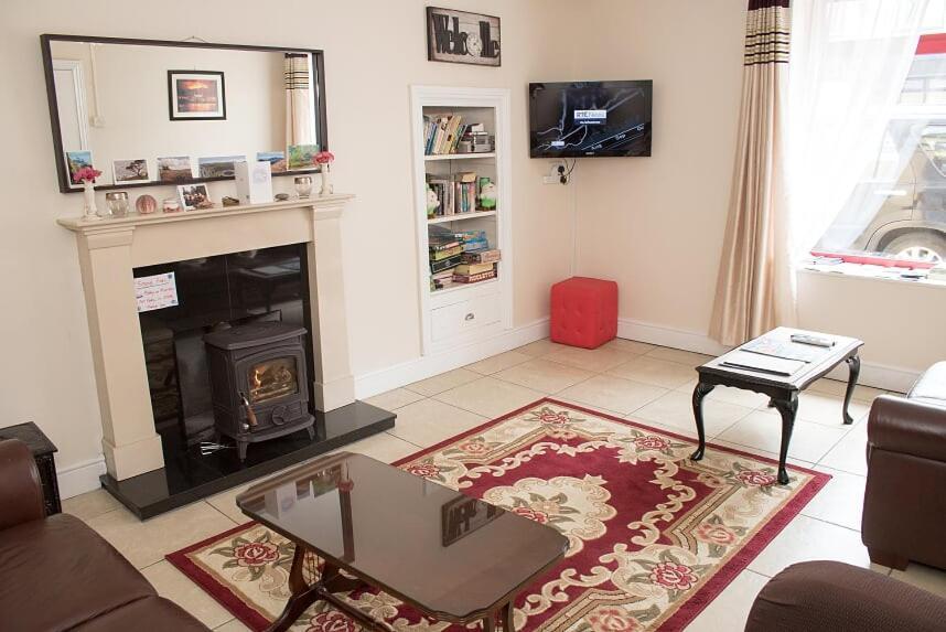 Sive Budget Accommodation Cahersiveen Buitenkant foto